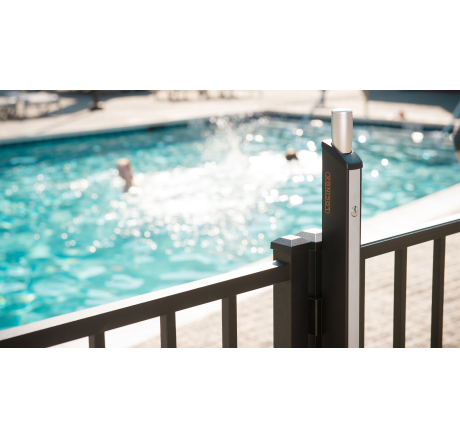 Элегантный и прочный магнитный фиксатор с защитой “от детей” для бассейнов и парков FORTIMA